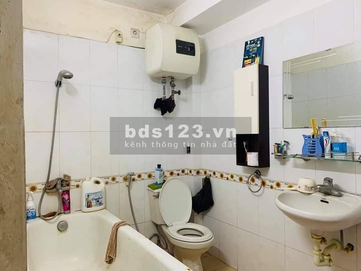 Nhà đẹp, gần phố, ô tô 7 chỗ đỗ cửa, Thịnh Quang, DT 33m, mt 4.5, giá 3.55 tỷ