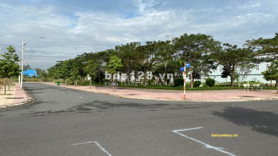 Cần tiền bán gấp lô 100m2 gần sân bay Long Thành chỉ 2,1 tỷ