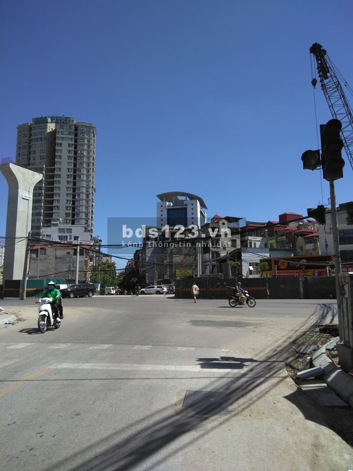 Cần bán nhà cấp 4 Đại La, giá bán 8.3 tỷ, ngõ thông, sổ đẹp, lhcc