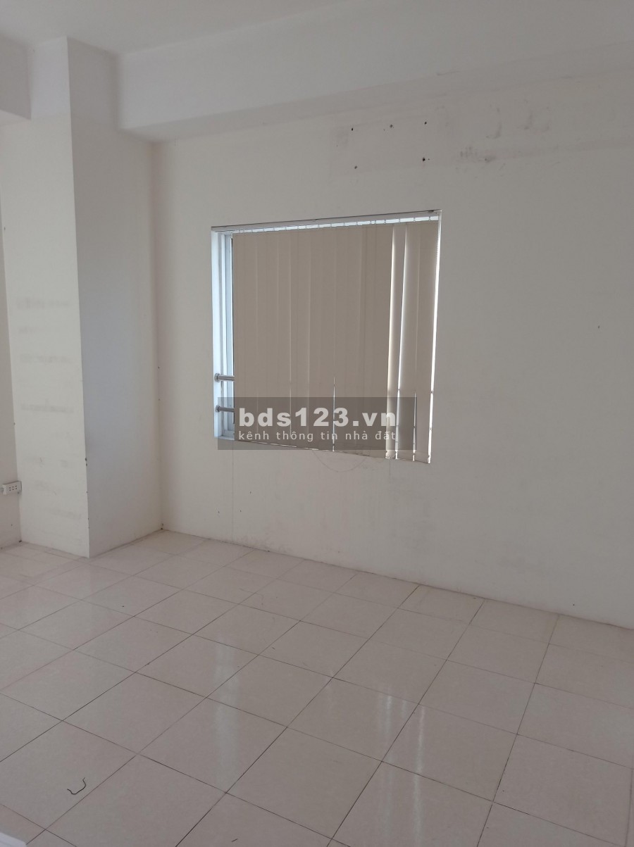 Hàng hiếm như cái nóng mùa hè! bán căn tầng trung tòa Licogi 12 Đại Từ dt 104 m2. sổ đỏ CC