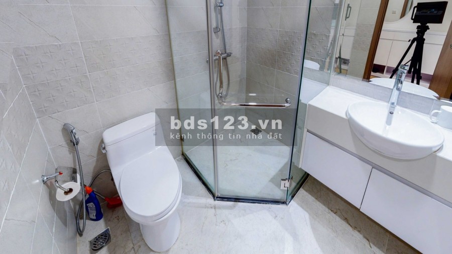 Cần cho thuê căn hộ 3 Phòng ngủ 104m2 ở Goldmark City,Full đồ 11tr/ tháng. Liên hệ 0868864520