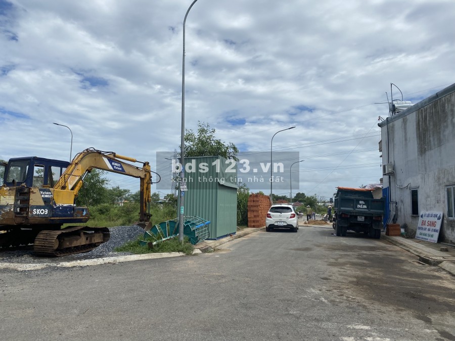 Bán 2 lô cuối giá rẻ tại Hoàng Phan Thái, Quốc lộ 1A, Bình Chánh. Sổ hồng riêng