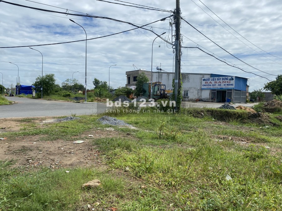 Bán 2 lô cuối giá rẻ tại Hoàng Phan Thái, Quốc lộ 1A, Bình Chánh. Sổ hồng riêng