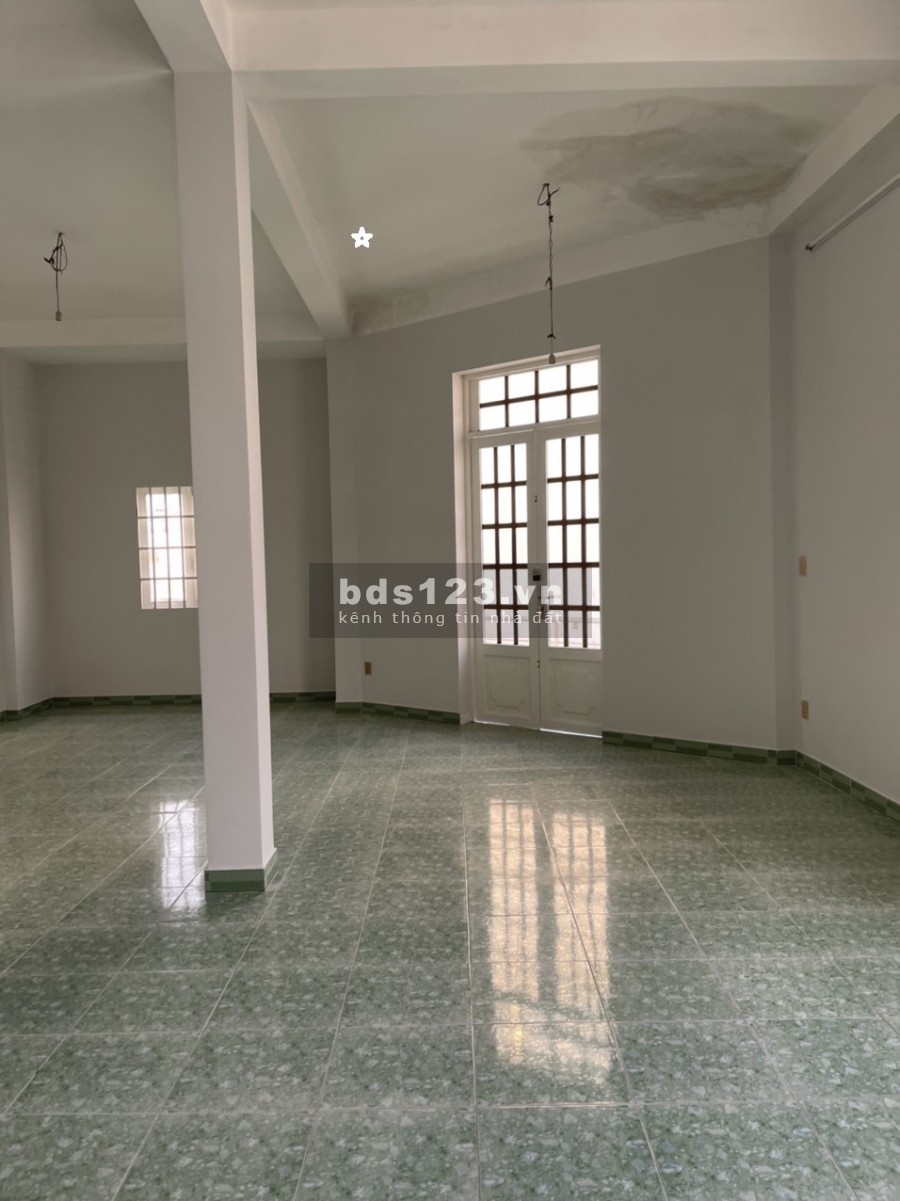 Nhà hẻm xe tải Tân Hương, 10x15m, 2 lầu, S.thượng, 4PN, 4WC