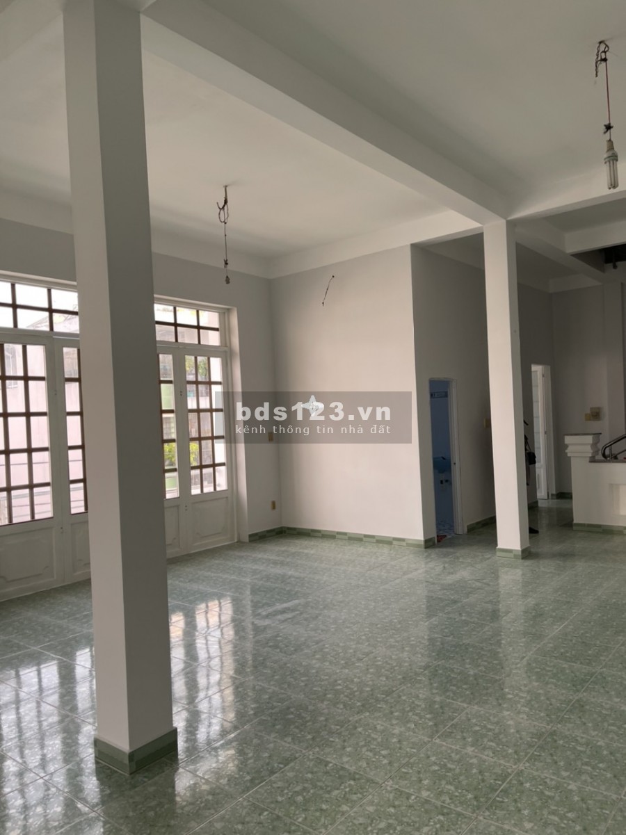 Nhà hẻm xe tải Tân Hương, 10x15m, 2 lầu, S.thượng, 4PN, 4WC