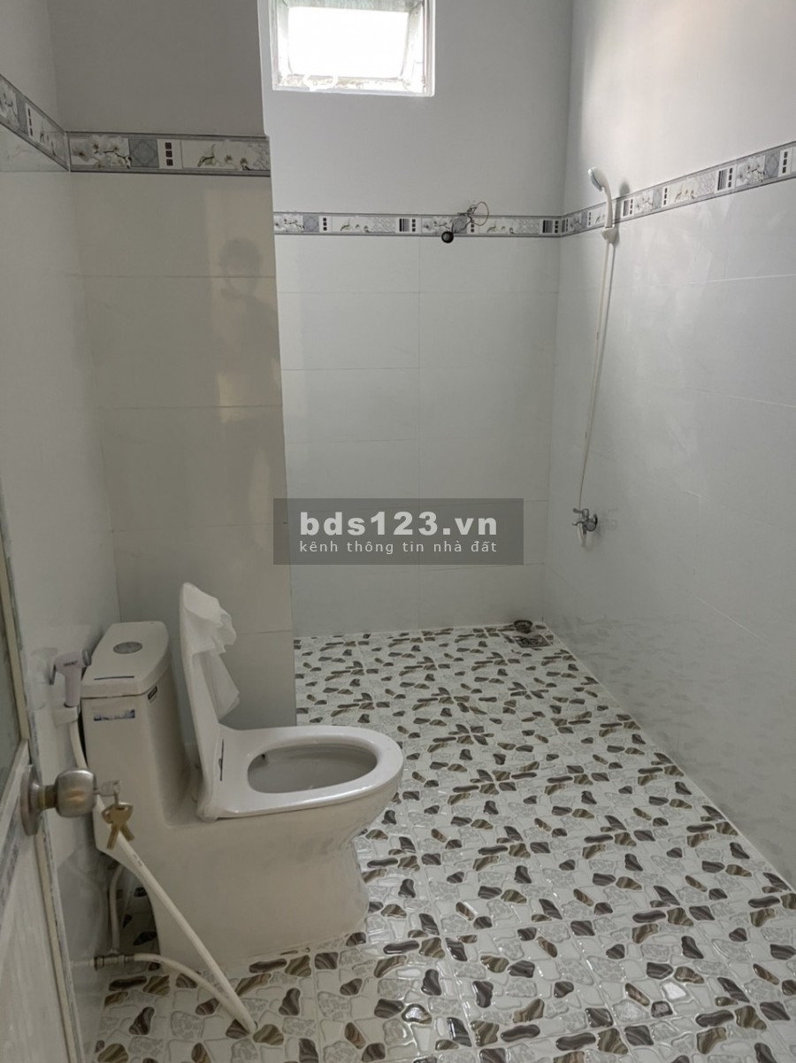 Nhà hẻm xe tải Tân Hương, 10x15m, 2 lầu, S.thượng, 4PN, 4WC