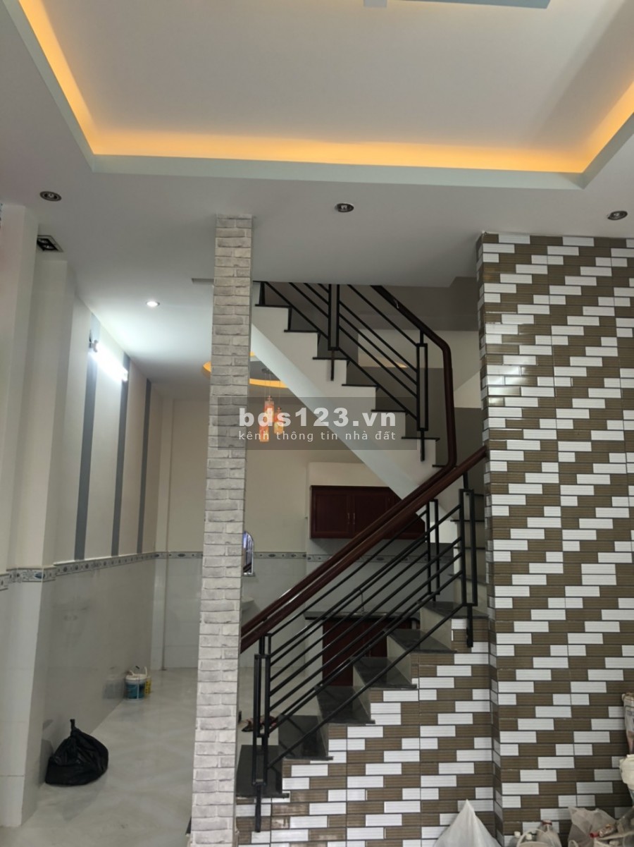 Cần bán gấp nhà hẻm 1/ đường Bình Trị Đông Bình Tân, lh 0936552322