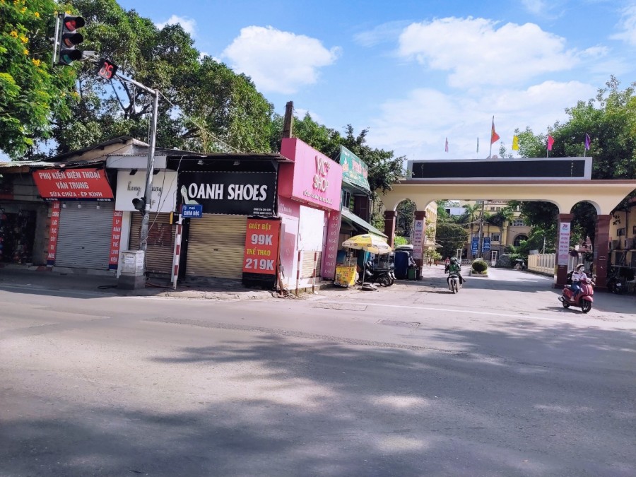 Mặt Phố Chùa Bộc Quận Đống Đa dt 30m vỉa hè cho thuê 80 triệu/tháng. Dt 58m2, 5 tầng, mt 4.5m, giá 21.9 Tỷ.