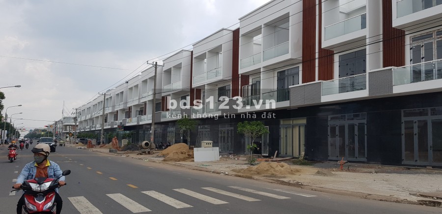 Tôi chính chủ cần bán lô đất trong dự án Khu Đô Thị Trảng Bom, mặt tiền đường Hùng Vương, 30/4. LH: 0933.507.009