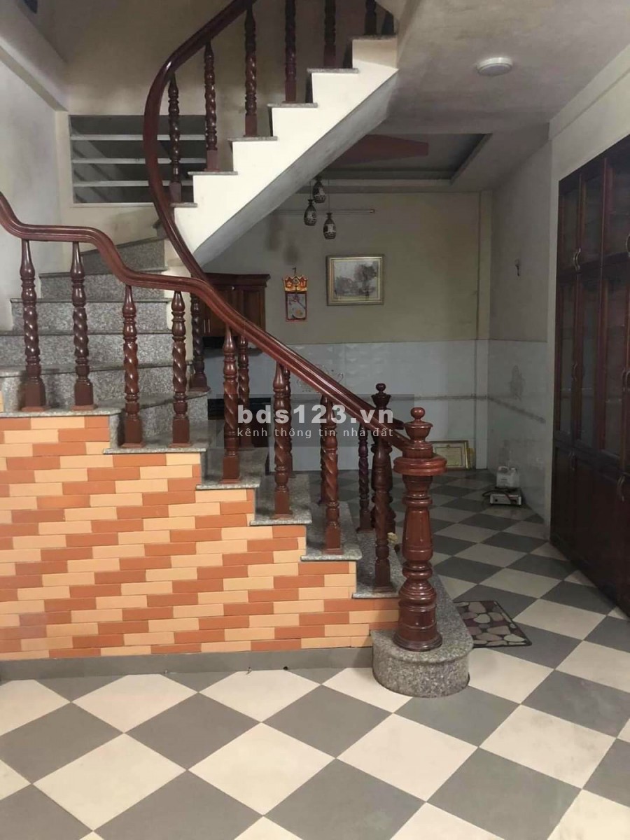 Cần bán nhà nguyên căn phố Hoàng Mai, 4 tầng, dt 36m, giá 2,95 tỷ Có TL
