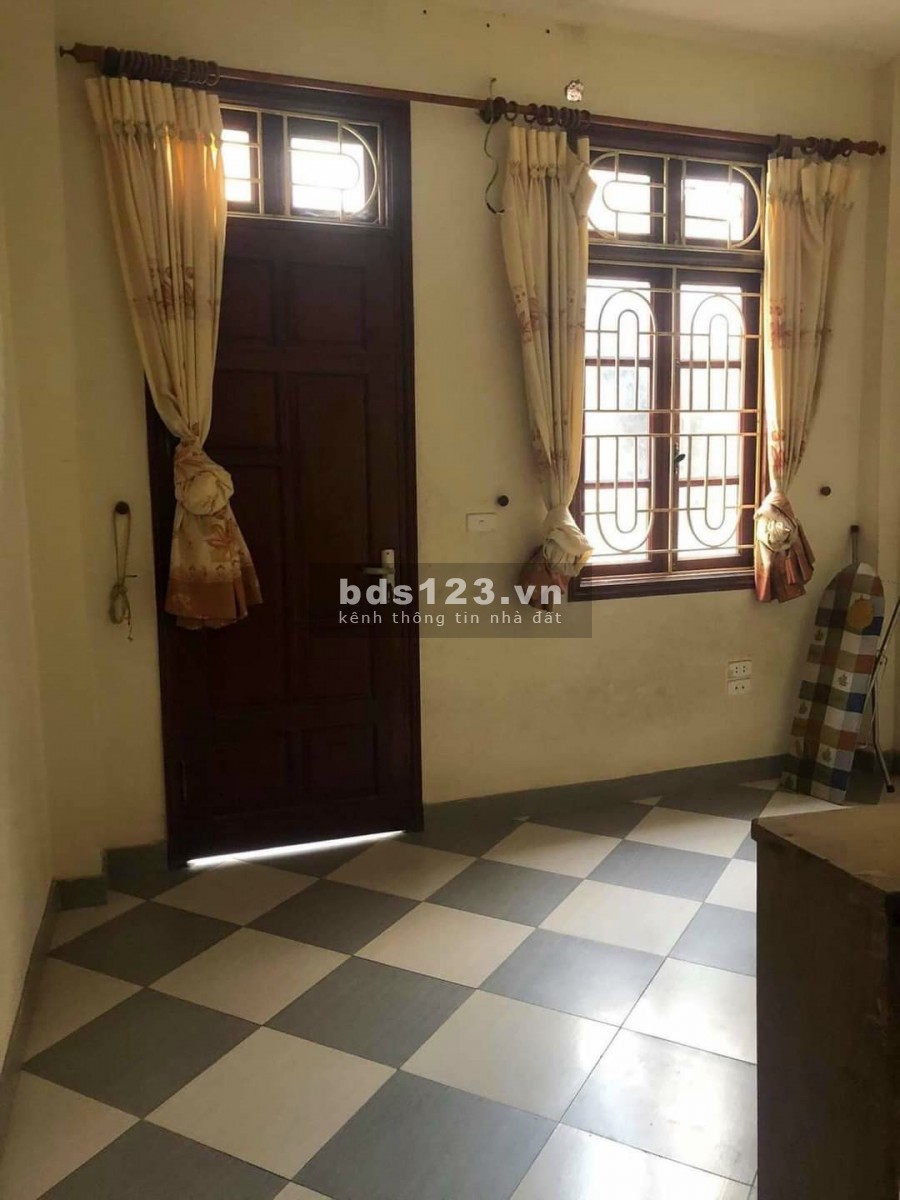 Cần bán nhà nguyên căn phố Hoàng Mai, 4 tầng, dt 36m, giá 2,95 tỷ Có TL