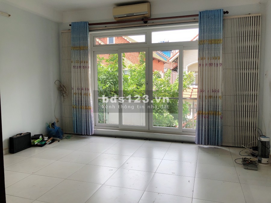 Cần bán nhà khu dân cư Him Lam 6A, 4pn, 5wc, khu an ninh, giá 13.5 tỷ