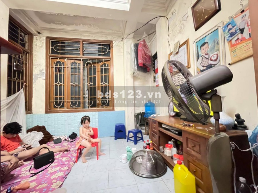 Nhà Nguyễn Phong Sắc nguyên căn 4 tầng đúc, giá 1.4 tỷ Quận Cầu Giấy