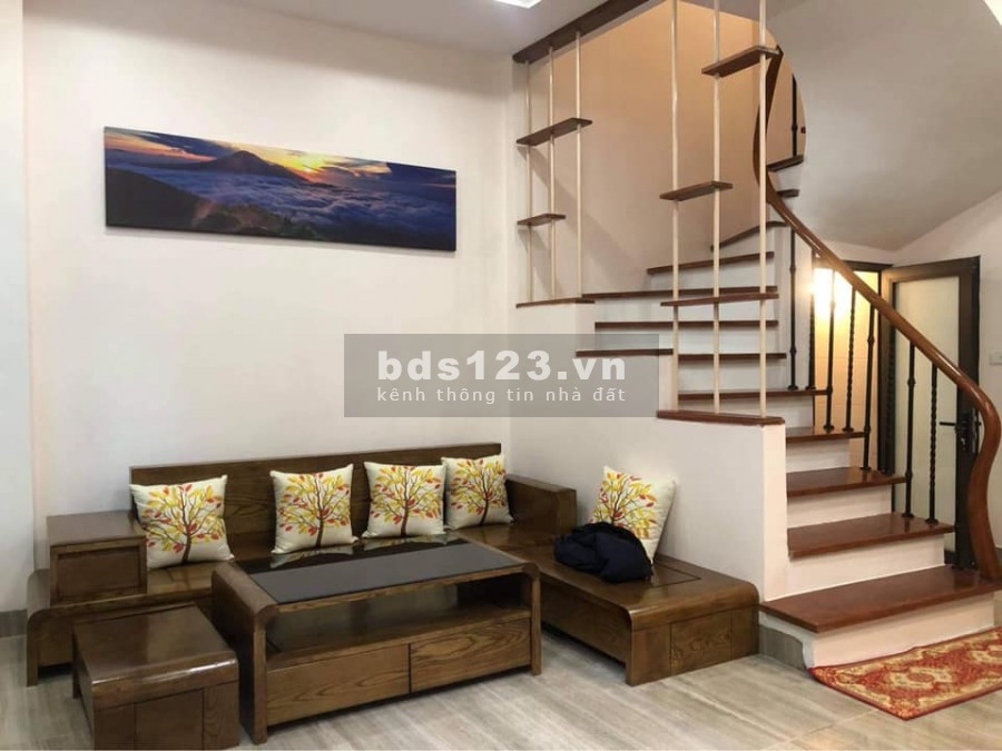 Nhà đẹp ngõ nông, ô tô 15m, 5 tầng 4 ngủ, Chùa Láng, chỉ 3.85 tỷ
