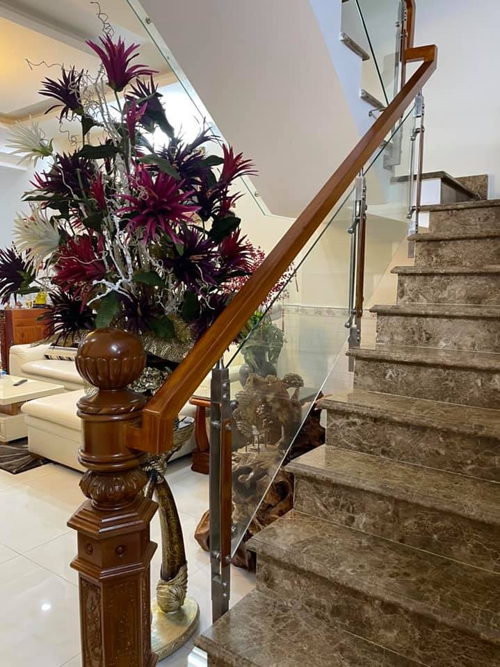 Chính chủ bán nhà đường Vườn Lài Quận Tân Phú, 3 tầng, 4PN, 85m2, Gía hơn 5 tỷ Tặng Full nội thất