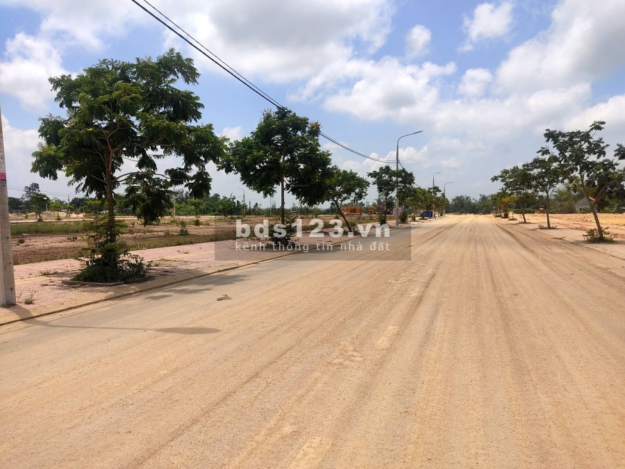 Chỉ với 800 triệu sở hữu ngay đất chợ Lai Nghi, giá chủ đầu tư, vỉa hè lớn