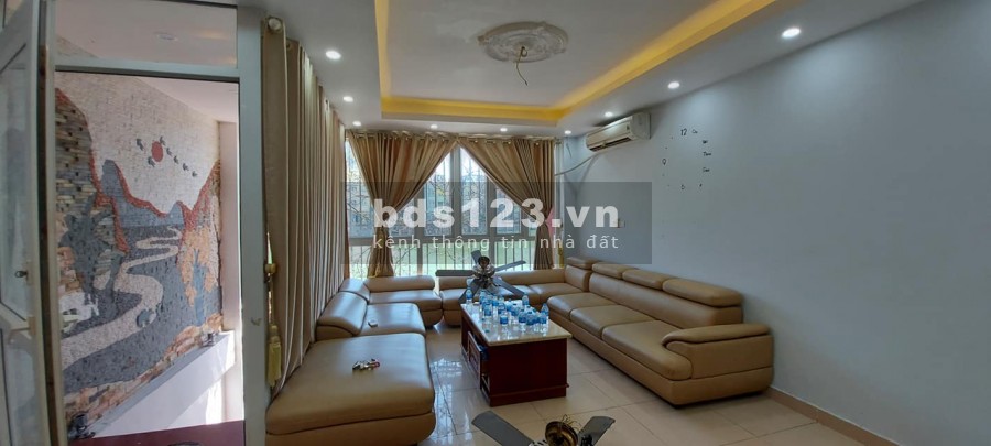 Bán gấp nhà Nguyễn Văn Cừ view ngắm hồ 6 tầng 50m2 MT 5m 6.9 tỷ.