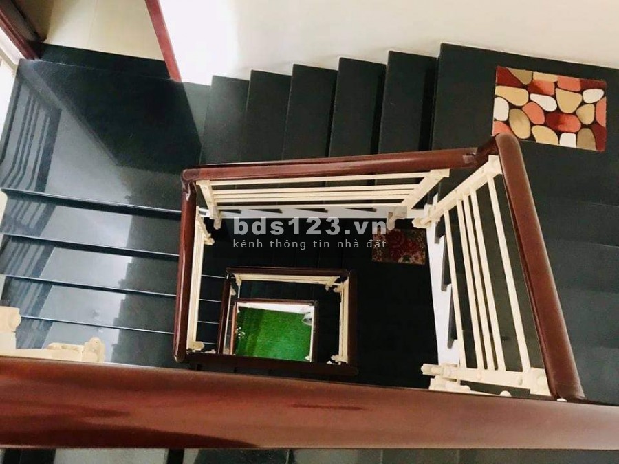 Bán nhà hẻm xe hơi Quận 10, 5 tầng BTCT. Cho thuê dòng tiền khủng, 80m2 chỉ 16 tỷ.