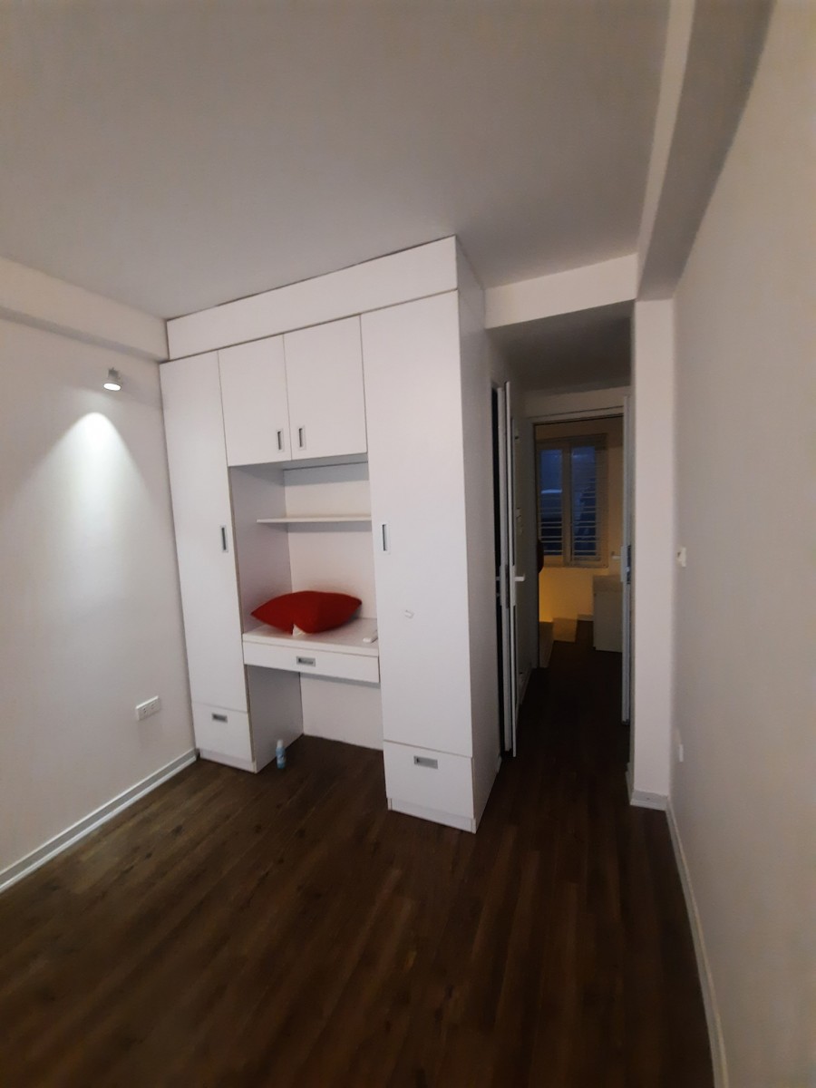 Bán nhà Cầu Giấy 20m2x5T, nhỉnh 2 tỷ, Nhà đẹp 2 mặt thoáng, mới đẹp ở ngay.