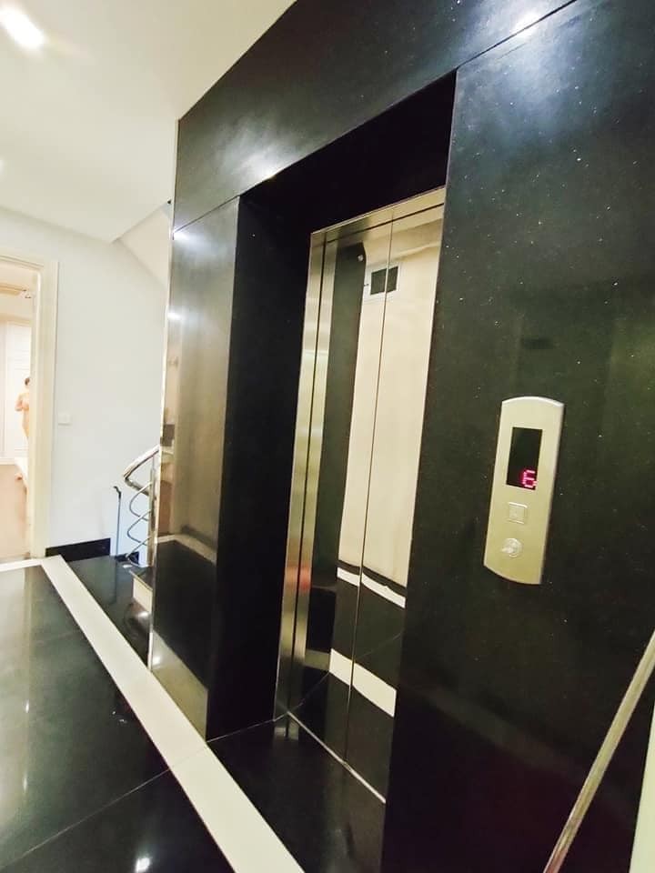 Yên Hoà diện tích 100m2, mặt tiền 4.5m, ô tô đỗ cửa thang máy, giá nhỉnh 9 tỷ