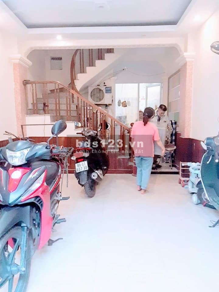 Bán nhà Kim giang Quận Hoàng Mai, Hà Nội phân lô, ô tô nhỏ đổ cửa, đủ nội thất