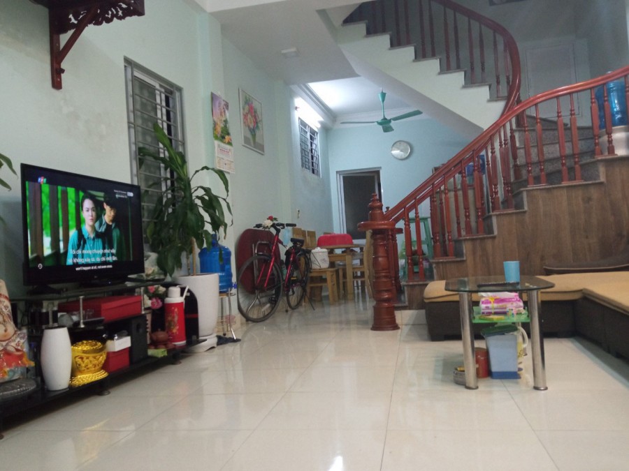 Chính chủ cần bán nhà tổ 5 Phúc Lợi, giá bán 2.6 tỷ, lh 0966045919
