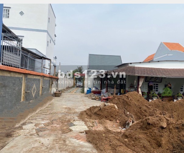 Chính chủ cần sang gấp lô đất 100m2, giá 939 triệu, miễn tiếp môi giới