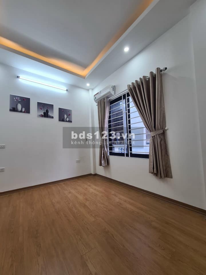 Bán nhà Nguyễn Chí Thanh 65mx5T MT 6.5m lô góc oto đỗ Đống Đa