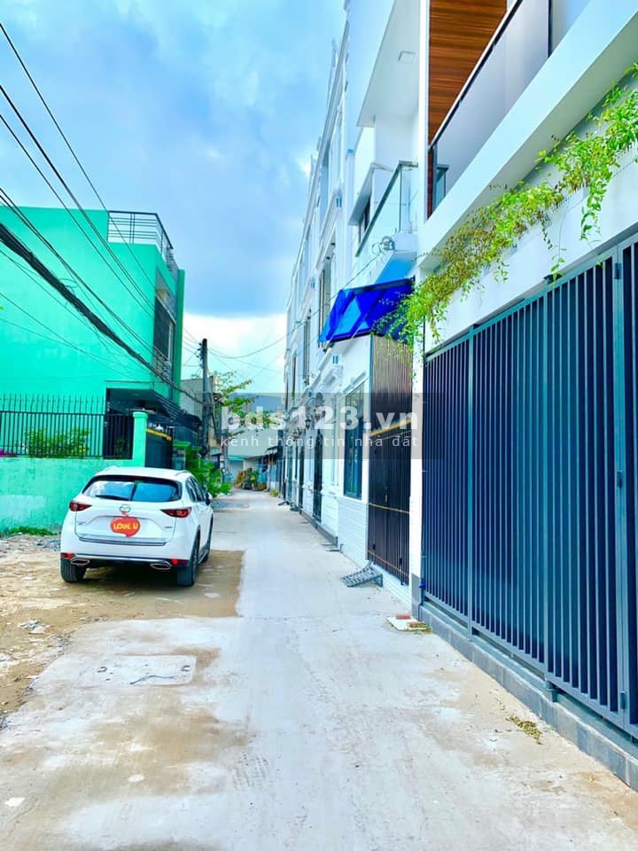 Bán nhà 2 lầu hẻm 11 đa khoa trung ương thổ cư hoàn công 44m2 giá 3.35 tỷ