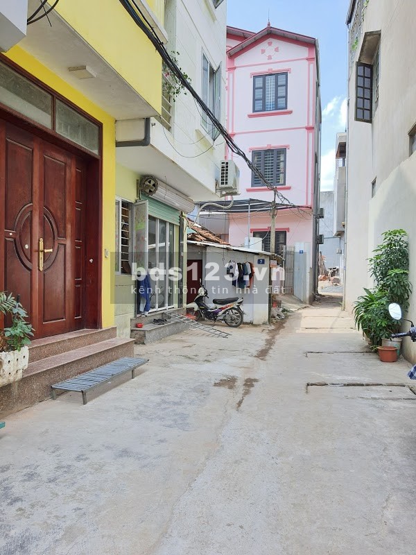 Chỉ hơn 2 tỷ có ngay một căn nhà hẻm ô tô đậu trước nhà, lh 0987655228