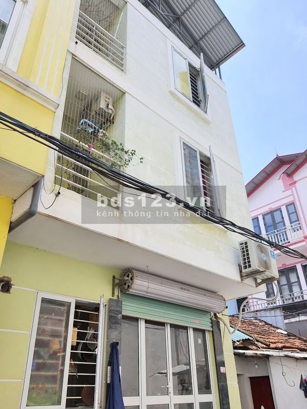 Chỉ hơn 2 tỷ có ngay một căn nhà hẻm ô tô đậu trước nhà, lh 0987655228