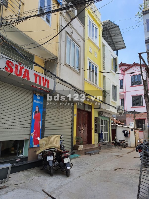 Chỉ hơn 2 tỷ có ngay một căn nhà hẻm ô tô đậu trước nhà, lh 0987655228