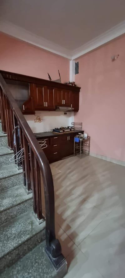 Bán nhà trung tâm Cầu Giấy, thoáng, đẹp, ba bước ra ô tô, 50m2, chỉ 3.8 tỷ