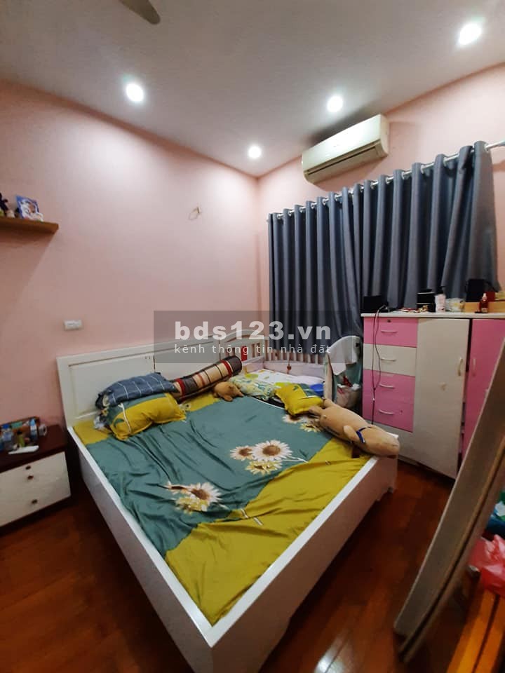 Bán nhà Võ Chí Công, 42m2, 5 tầng, mặt tiền 4m, giá bán 4,1 tỷ