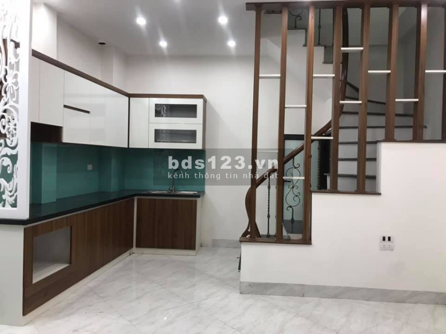 Bán nhà 5 tầng phố Đại La, Ô tô đổ cửa. 3,1 tỷ có thương lượng sâu