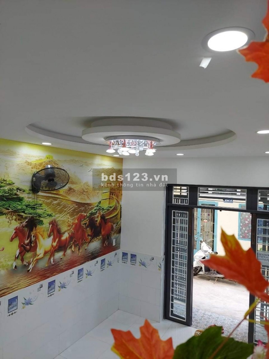 Bán nhà nguyên căn tặng nội thất Lê Đức Thọ, dt 36m2(5.5 x 6.5), 2 tầng, giá 3,1 tỷ