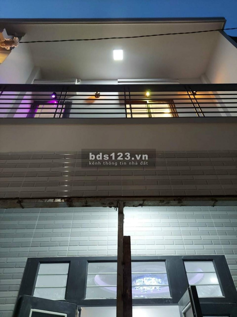 Bán nhà nguyên căn tặng nội thất Lê Đức Thọ, dt 36m2(5.5 x 6.5), 2 tầng, giá 3,1 tỷ