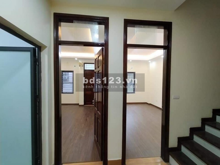 Nhà Mai Động Quận Hoàng Mai, ngõ 3 gác, 15m ra ô tô, dt 42m2, 5 tầng, 6 ngủ, mt 6m, giá 5 tỷ