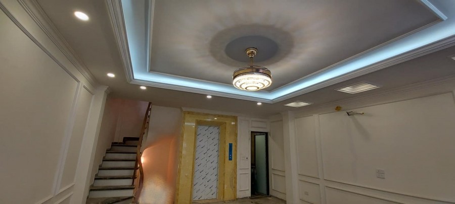 Nhà Mạc Thái Tổ, Cầu Giấy- Ô tô đỗ cửa. 7T, Thang máy, Ngõ thông 2 phố