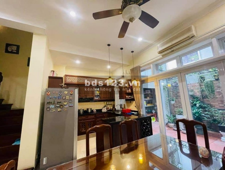 Nhà Tứ Liên, Quận Tây Hồ, giá bán 70 triệu/m2, diện tích 118m2, 8.5 tỷ