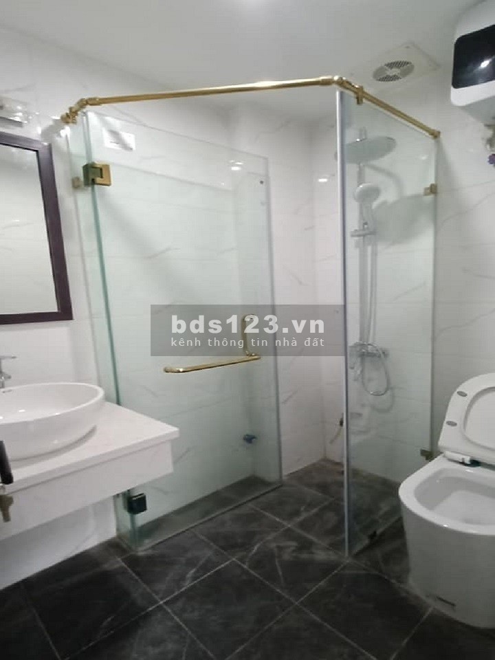 Bán nhà nguyên căn hồ Bồ Đề, tặng nội thất cao cấp, dt 38m2, 5 tầng, giá 3 tỷ