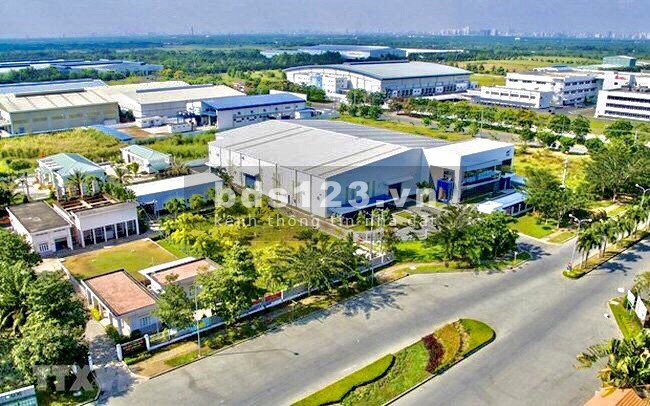 Cần bán công đất vườn 1000m2, mt đường lớn 24m, đối diện kcn Becamex, giá 390 triệu, shr