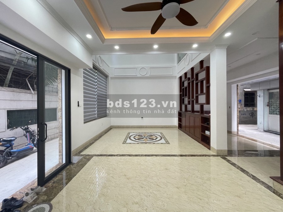 Cần bán nhà Hoàng Như Tiếp chỉ việc xách vali về ở dt 50m2, giá nhỉnh 6 tỷ