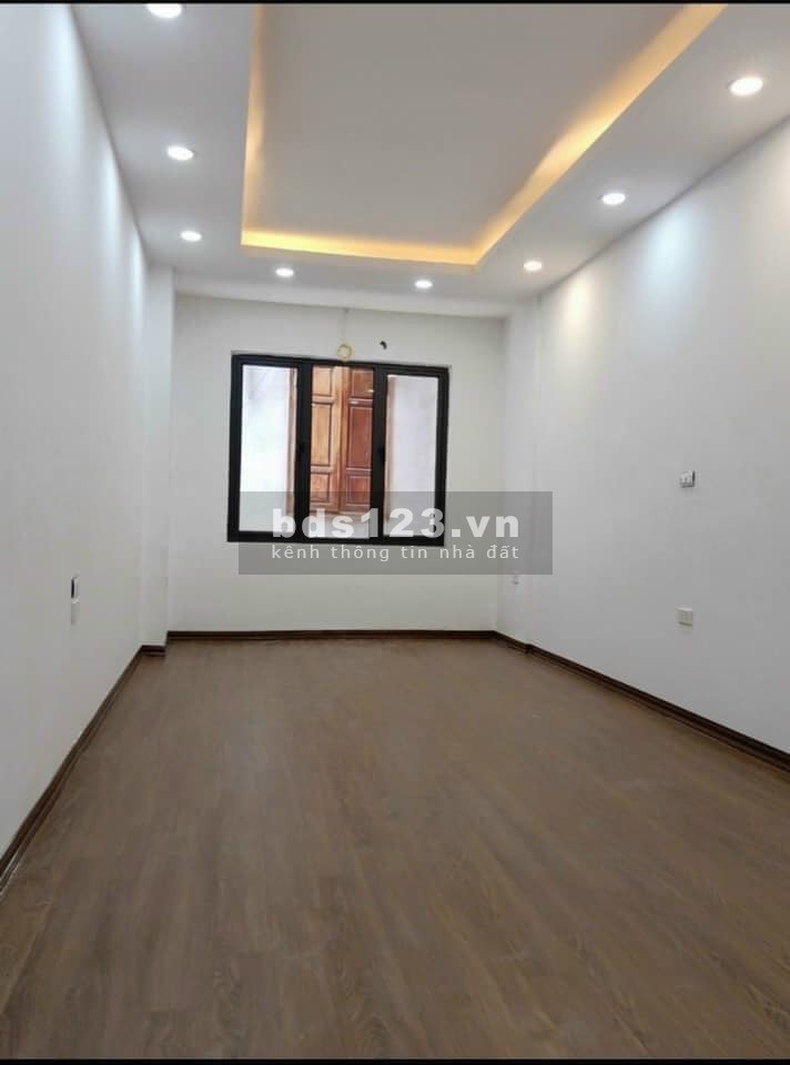 Nhà Mai Động Quận Hoàng Mai, ngõ 3 gác, 15m ra ô tô, dt 42m2, 5 tầng, 6 ngủ, mt 6m, giá 5 tỷ