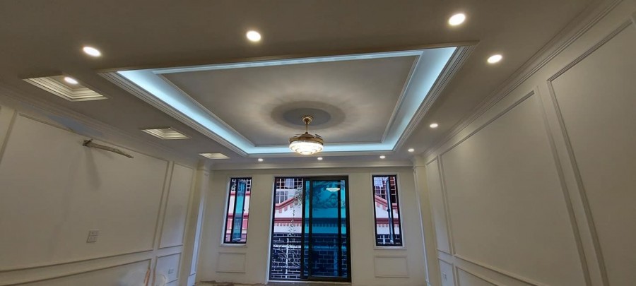 Nhà Mạc Thái Tổ, Cầu Giấy- Ô tô đỗ cửa. 7T, Thang máy, Ngõ thông 2 phố