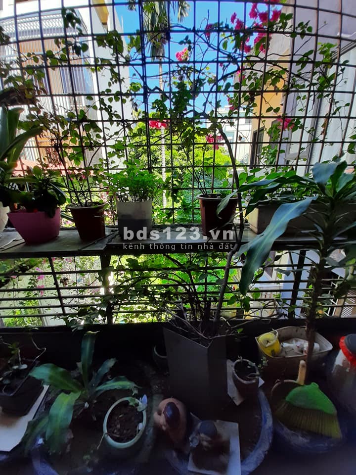 Bán nhà Võ Chí Công, 42m2, 5 tầng, mặt tiền 4m, giá bán 4,1 tỷ