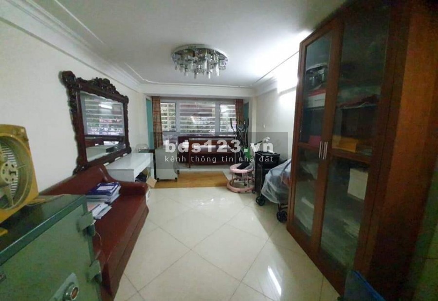 Bán nhà 200m ra đại học kinh tế Quốc Dân, dt 40m2, 5 tầng, giá 4.6 tỷ