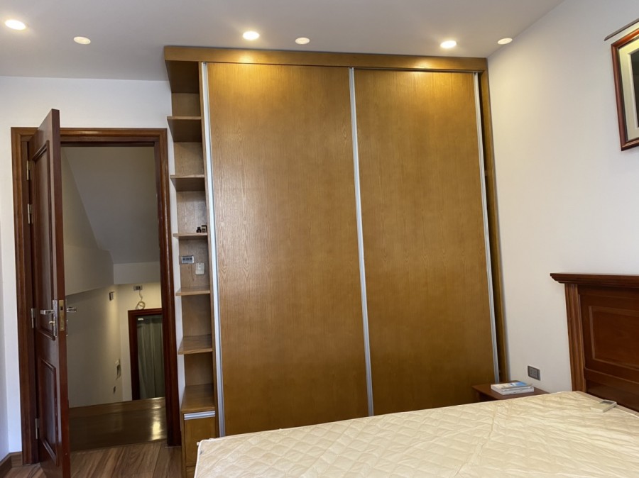 Ông chú nhờ bán căn nhà 28 Xuân La, Tây Hồ ngõ ô tô dt 52m2, 5 tầng, nhỉnh 7 tỷ