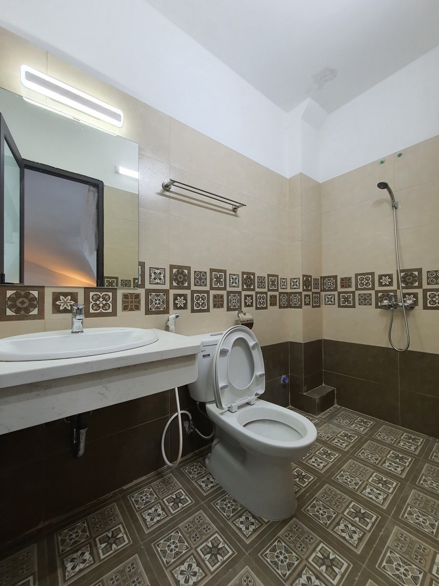 Nhà Mạc Thái Tổ, Cầu Giấy- Ô tô đỗ cửa. 7T, Thang máy, Ngõ thông 2 phố