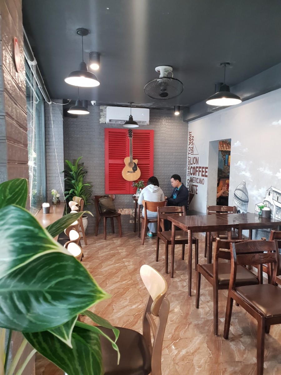 Chính chủ chuyển nhượng quán Cafe, dt 78m2, vỉa hè full trang thiết bị máy móc, tặng bản quyền thương hiệu